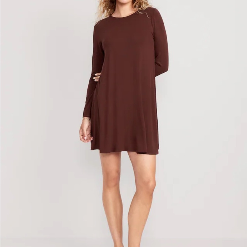 Old Navy Swing Dress NWT color is wine